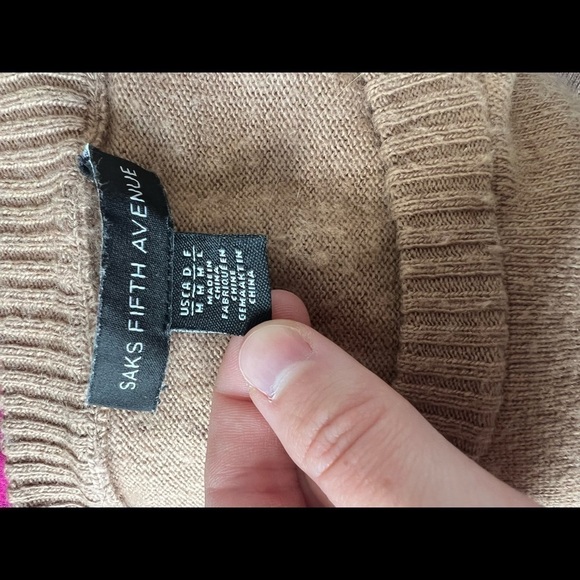 saks Fifth Ave Women’s “Ciao” Cashmere Sweater Size Medium - Picture 6 of 7